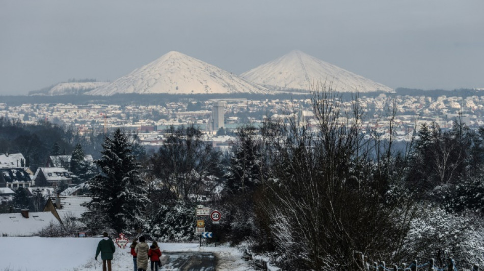 Deux morts et une vingtaine de blessés dans le Nord et le Pas-de-Calais au cours d'un épisode neigeux