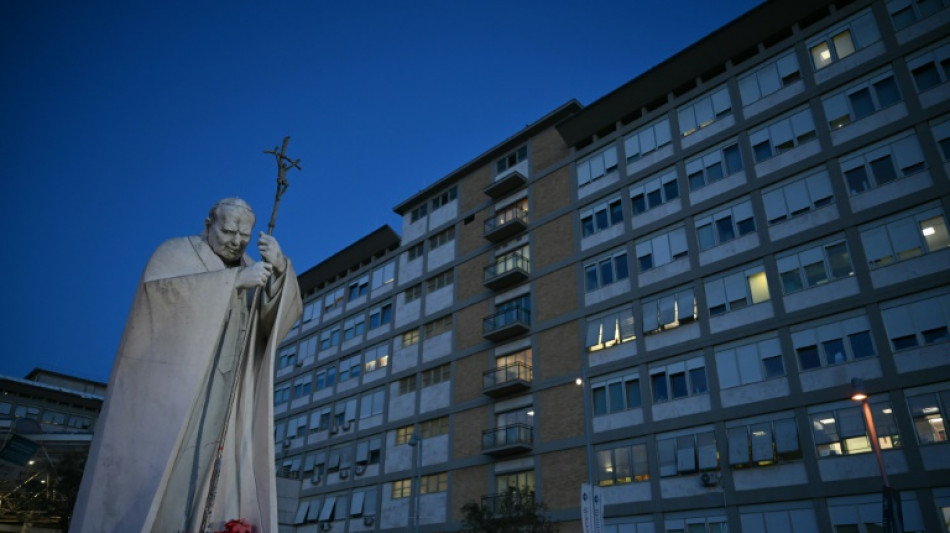 Le pape François dans un "état critique", son "pronostic est actuellement réservé"