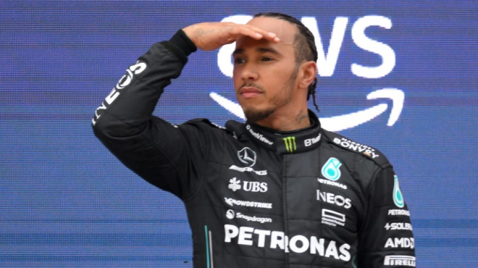 Hamilton vai se reunir com chefe da Mercedes para discutir futuro na equipe