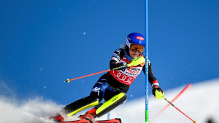 Fit-again Shiffrin edges opening run in Are to close in on slalom title