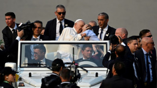 Portugal: le pape en visite éclair à Fatima devant 200.000 fidèles