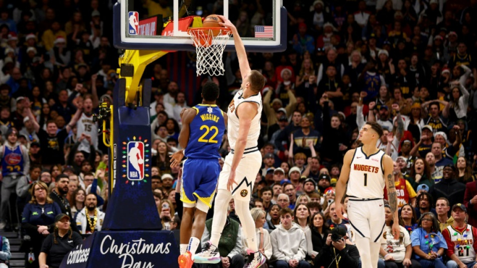 Nuggets down Warriors, Knicks spring Christmas surprise on Bucks