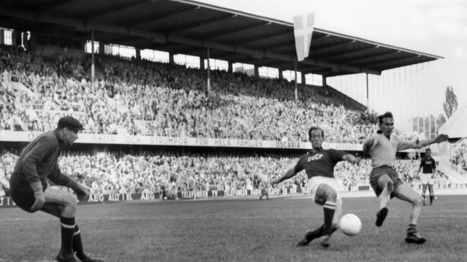 Sweden and Fiorentina icon Hamrin dies aged 89