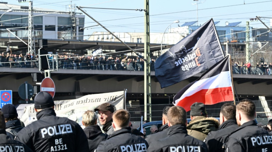 Festnahmen bei rechter Demonstration in Berlin - laut Polizei 850 Teilnehmer