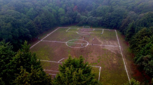 Cratera de vulcão inativo é palco de torneio de futebol na Cidade do México