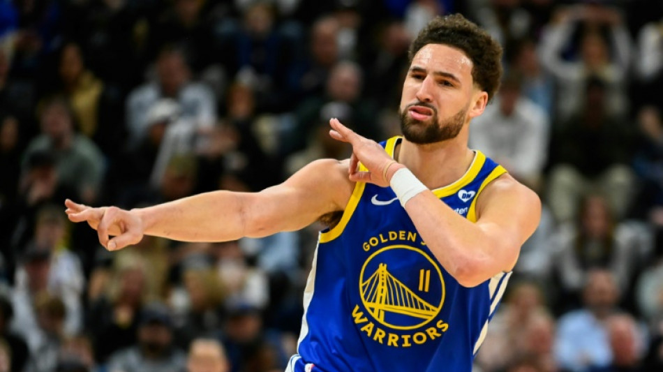 Thompson sizzles as NBA reserve to spark Warriors over Jazz