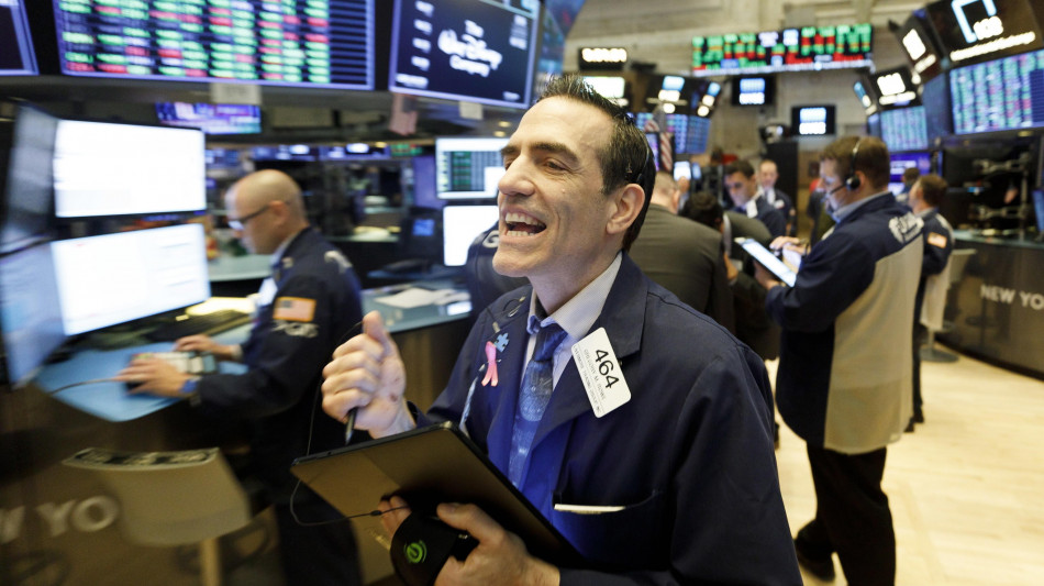 Wall Street sale con la Fed, Dj e S 500 record