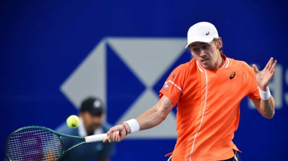 De Minaur beats Tsitsipas at last to reach Acapulco semi-finals