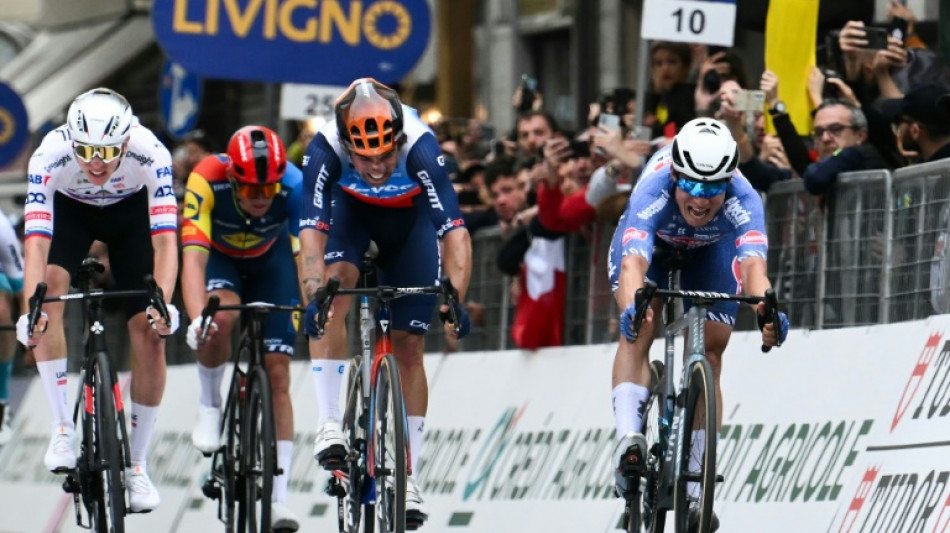 Philipsen edges razor-thin Milan-San Remo sprint