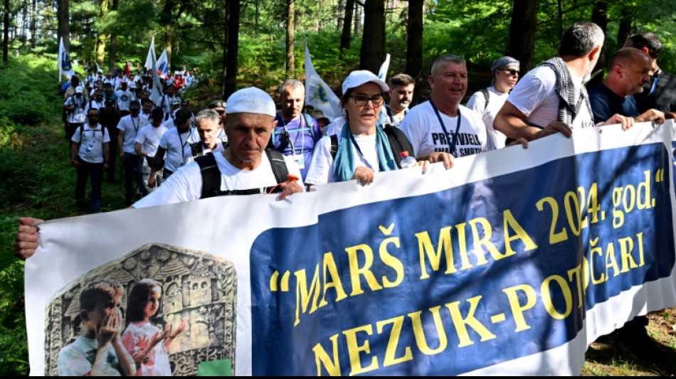 "Pour ne pas oublier", des milliers de personnes cheminent vers Srebrenica