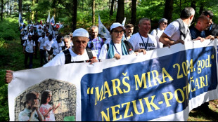 "Pour ne pas oublier", des milliers de personnes cheminent vers Srebrenica