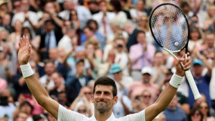 Djokovic avanza cómodamente en Wimbledon y Alcaraz "disfruta" sobre la hierba