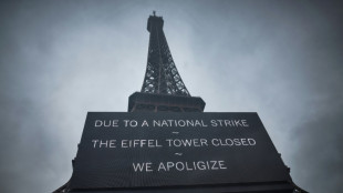 La Torre Eiffel se mantiene cerrada debido a una huelga