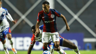 Fortaleza vence San Lorenzo no fim (2-0) e lidera Grupo H da Sul-Americana