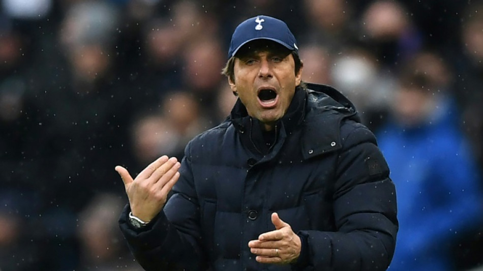 Conte says no quick fix for flaky Tottenham