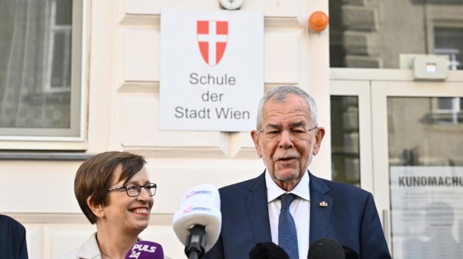 Österreichs Präsident Van der Bellen laut Hochrechnungen wiedergewählt