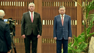 Vietnam president reiterates support for Cuba during official visit