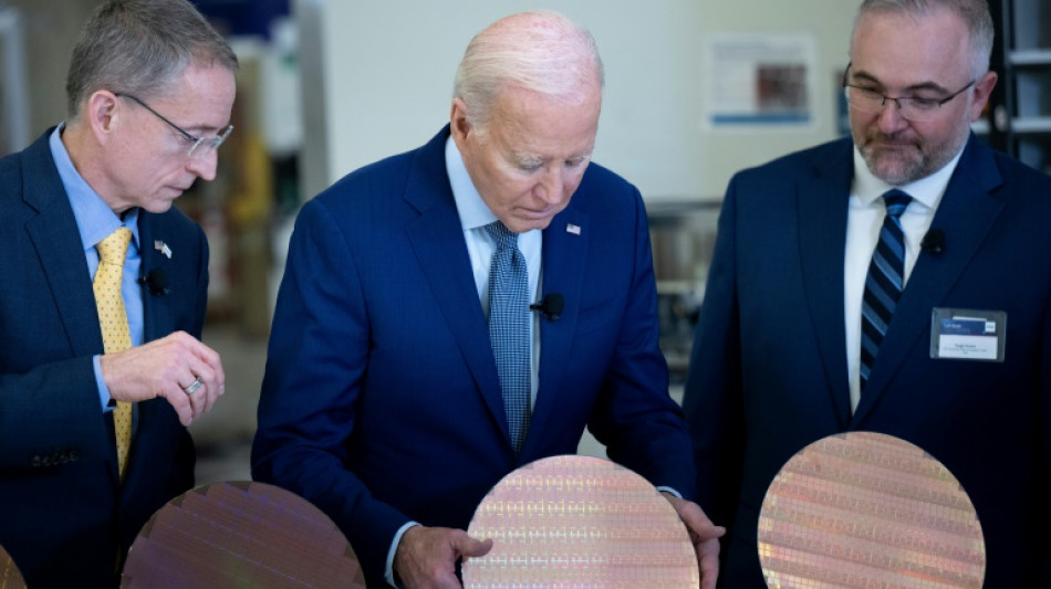 Biden dá à Intel incentivos de quase US$ 20 bi para produção de microchips