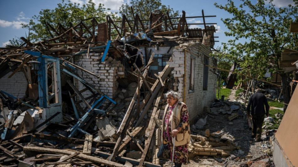 Ukraine: la vie à Vilkhivka, village libéré près de Kharkiv