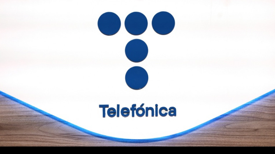 Argentina busca suspender la venta de filial argentina de la española Telefónica
