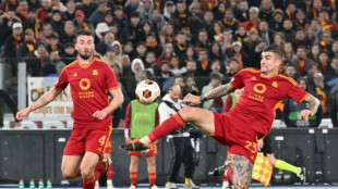 Roma hammer Brighton to put one foot in Europa League last eight