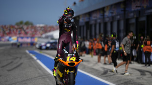 Moto: incidente per Arbolino in Moto2, "investito" in pit lane