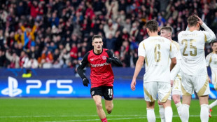 Leverkusen vence Sparta Praga (2-0) e se livra da repescagem na Champions