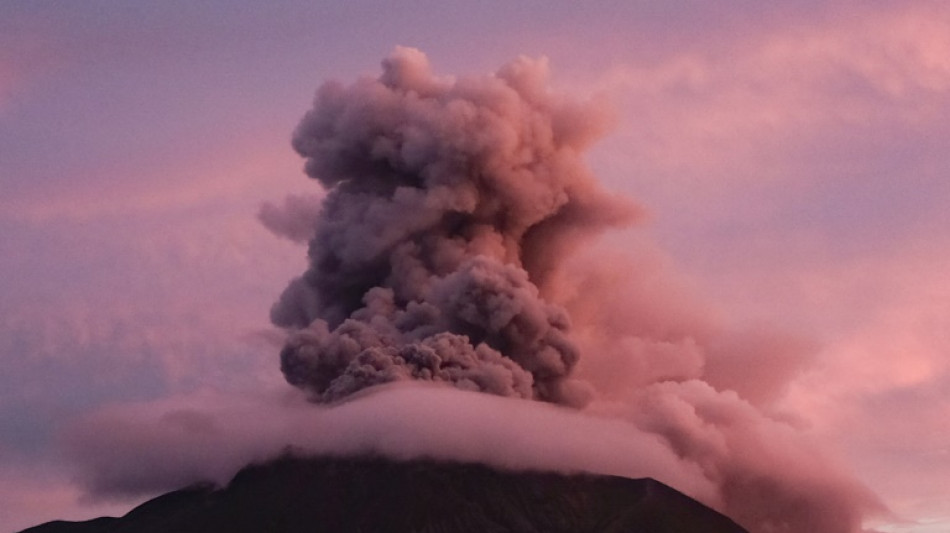 La menace d'un volcan persiste en Indonésie après plusieurs éruptions