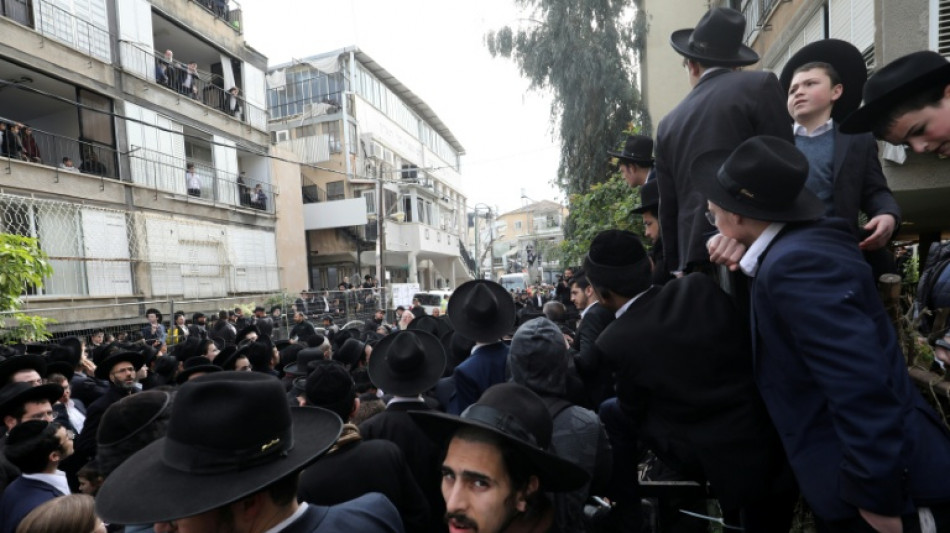 Sea of ultra-Orthodox attend Israel rabbi's funeral under heavy guard