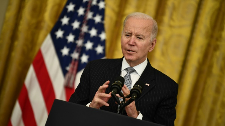 Biden, à la peine sur les questions de sécurité, se rend à New York