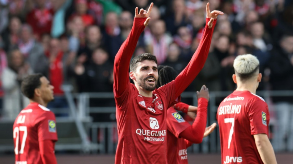 Record-setting Brest consolidate second spot in Ligue 1, Nice slip up