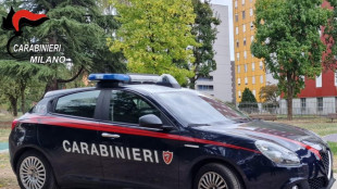 Abusi su una 19enne a Milano, un arresto e caccia al branco